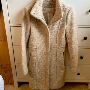 • Women’s H&M Coat •